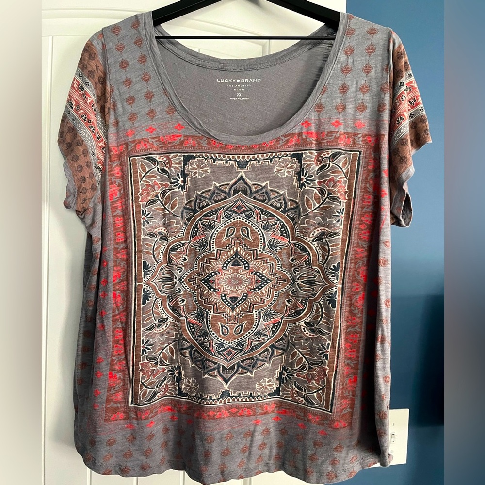Relaxed fit light weight tee